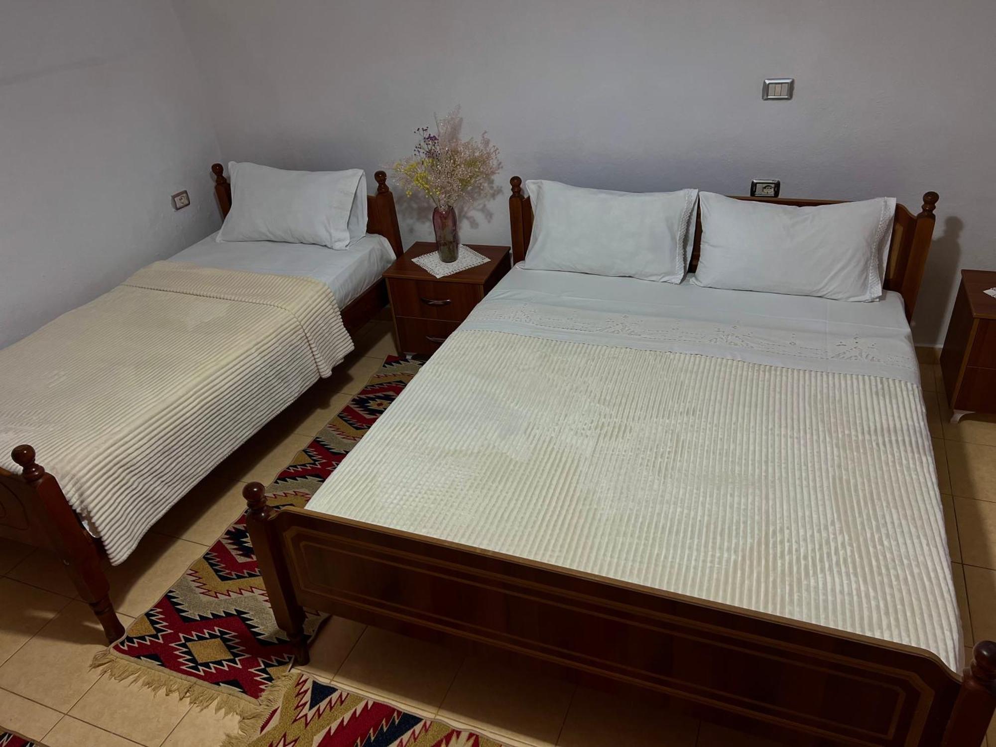 Tourists Guest House Αργυρόκαστρο Εξωτερικό φωτογραφία