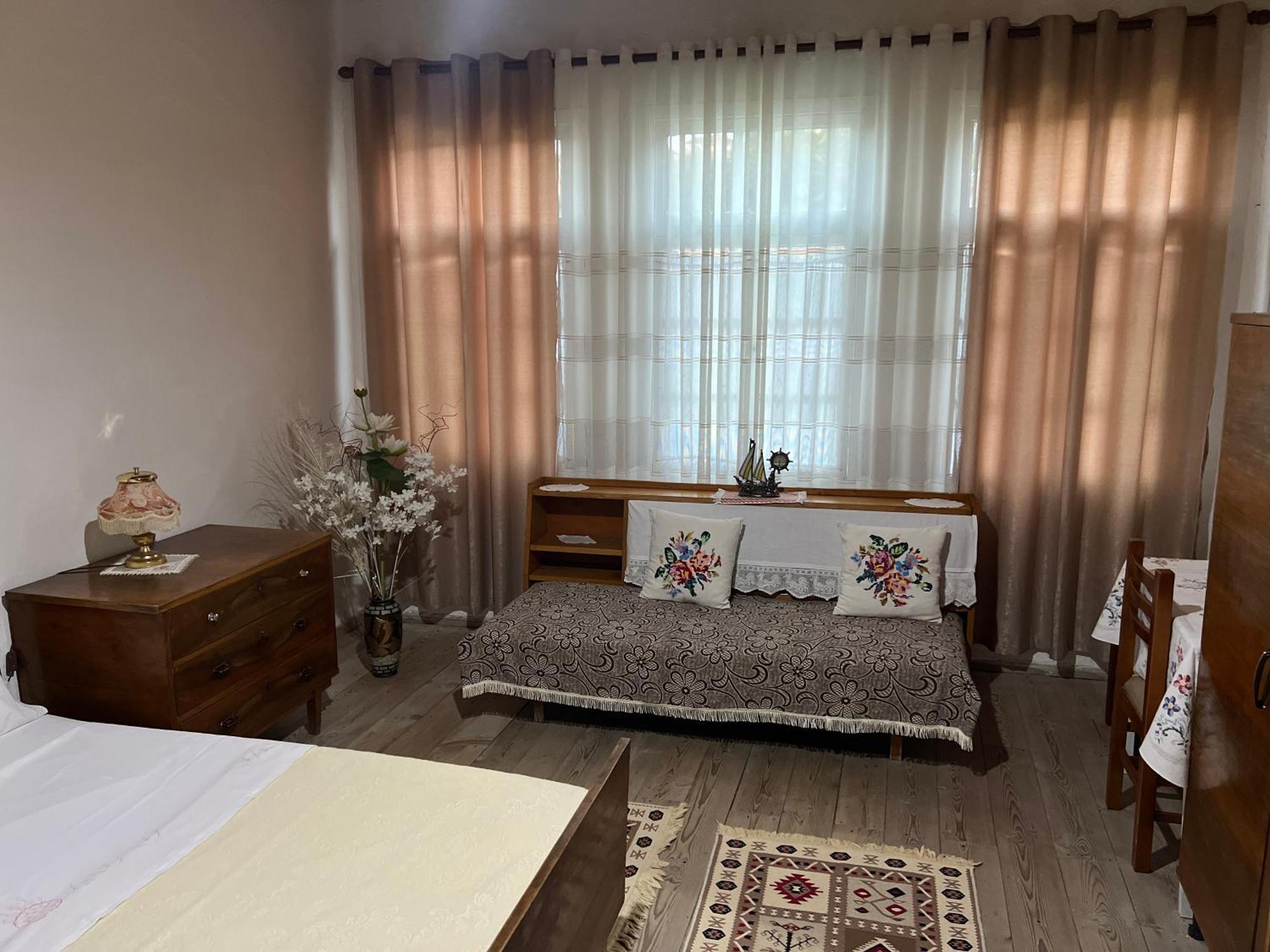Tourists Guest House Αργυρόκαστρο Εξωτερικό φωτογραφία