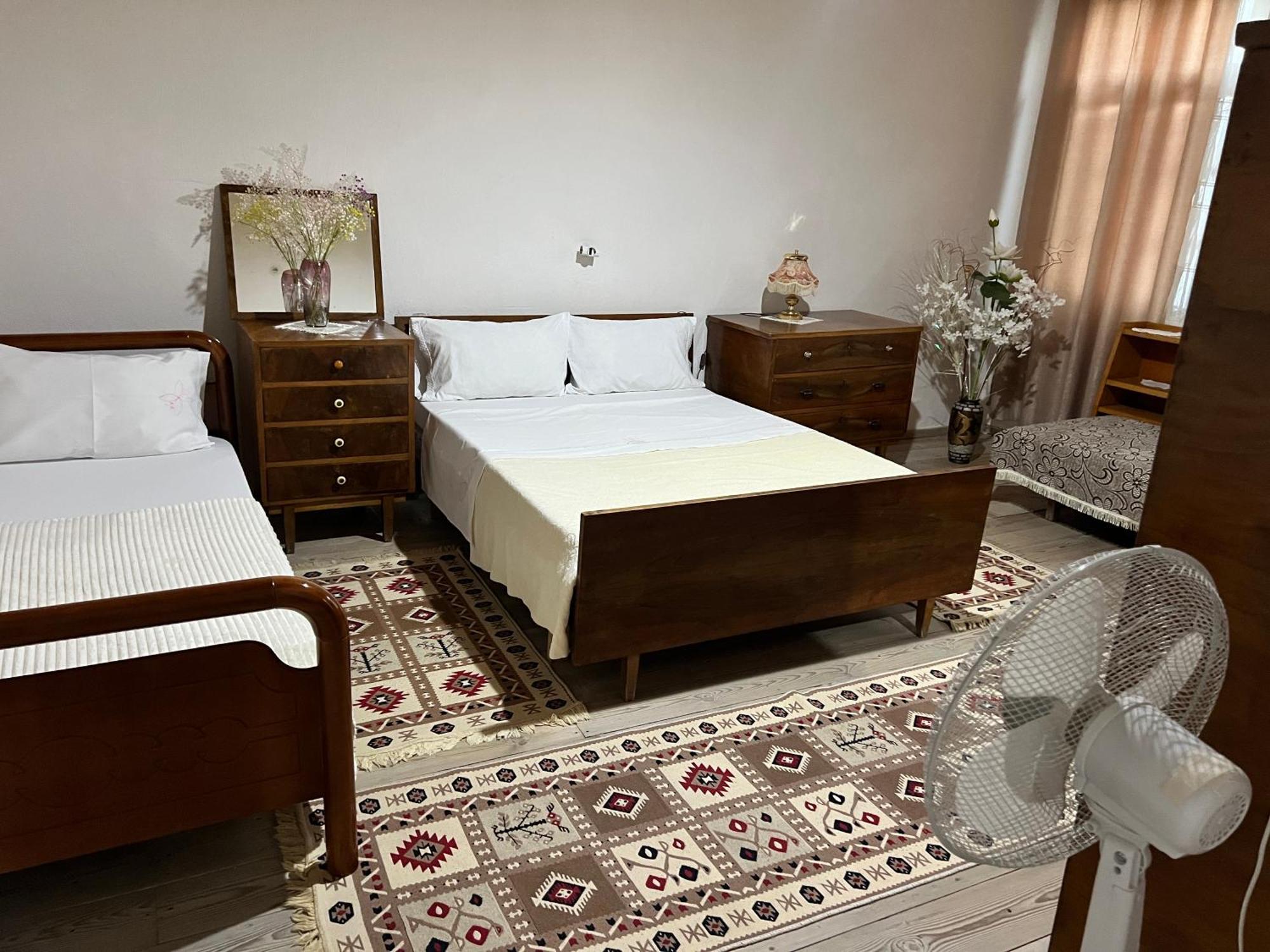 Tourists Guest House Αργυρόκαστρο Εξωτερικό φωτογραφία